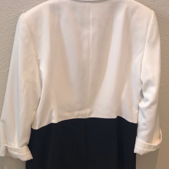 Color-block Blazer - Picture 2 of 3